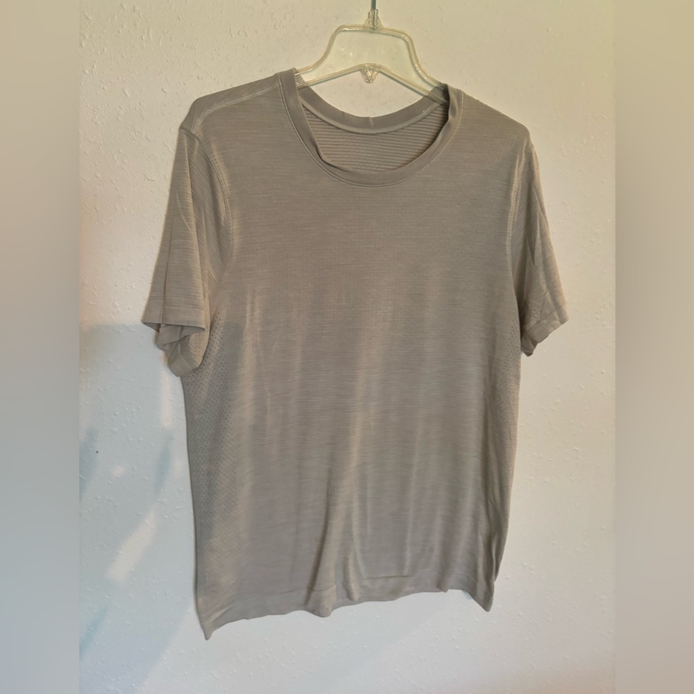 Lululemon crew neck short sleeve shirt